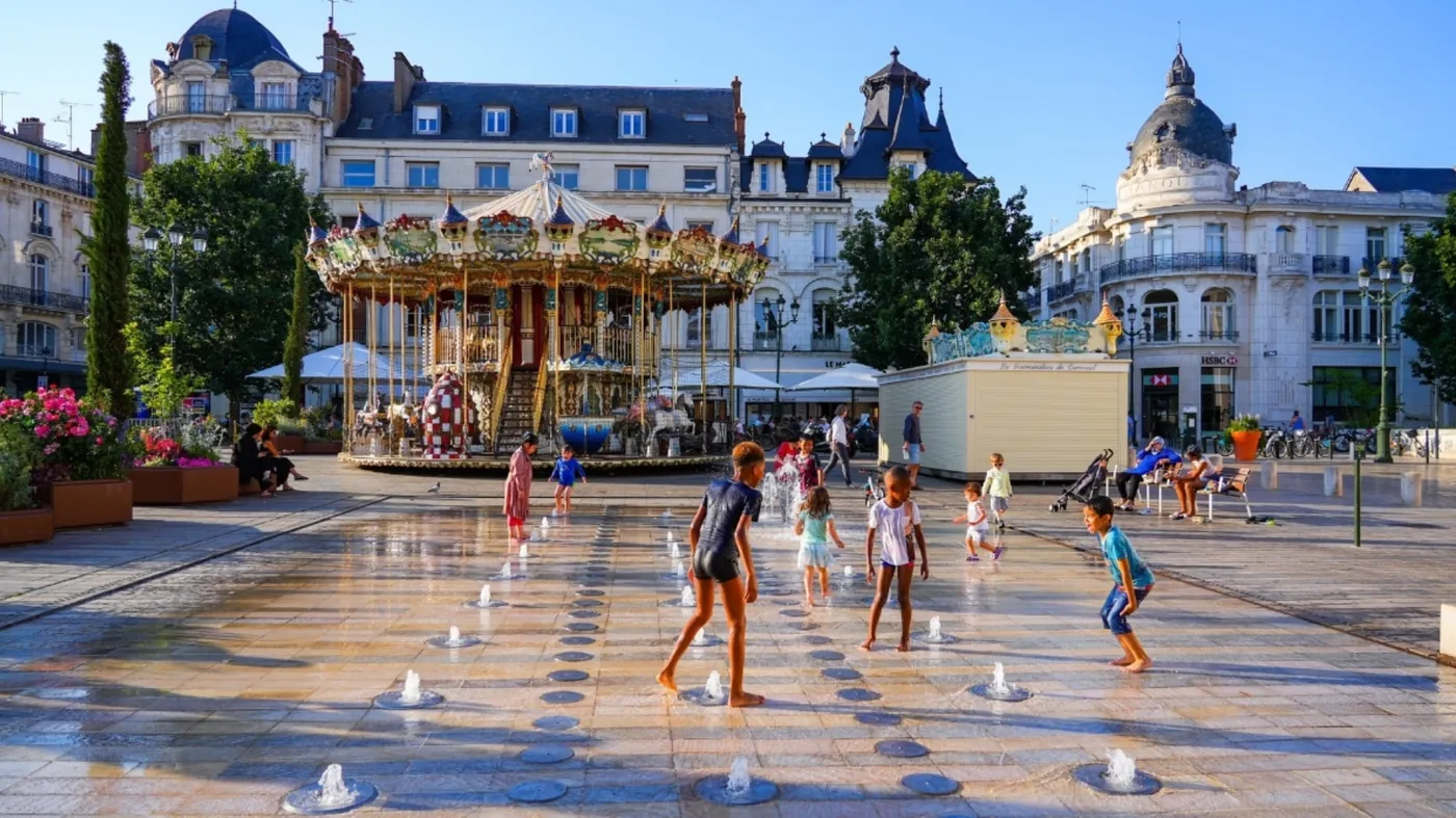 Place du Martroi, jeux d'eau