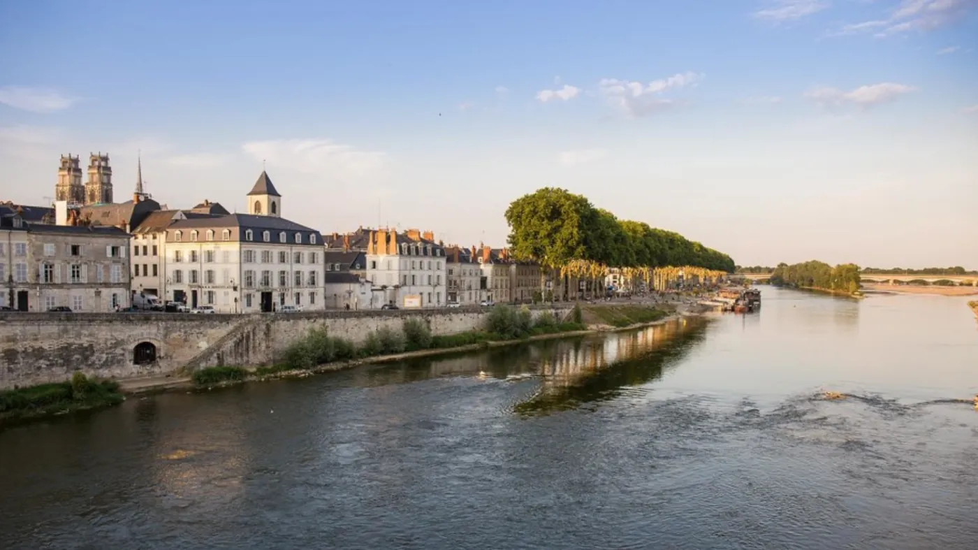 Quais d'Orléans au coucher du soleil