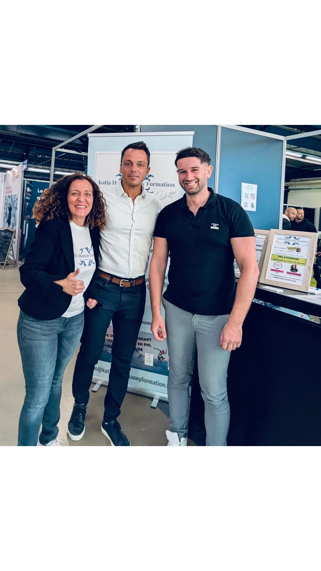Garry Babaud avec William Salinière, directeur du FITEX, et Katia Haussmanny, sur le salon FITEX